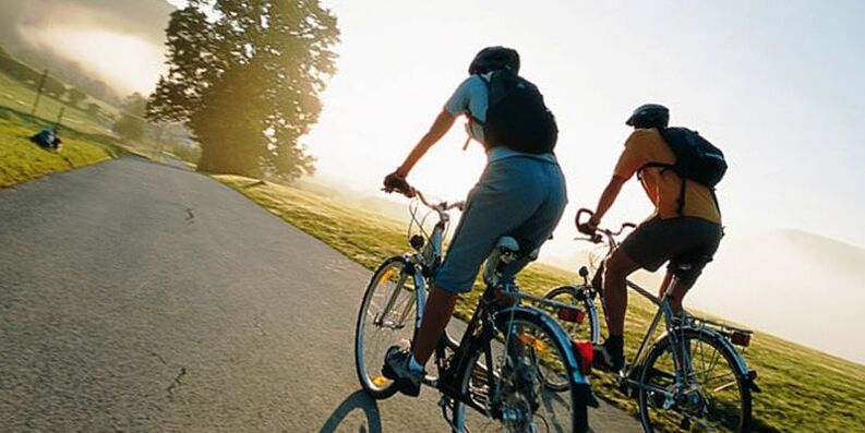 η ποδηλασία είναι μια από τις ασκήσεις για την απώλεια βάρους